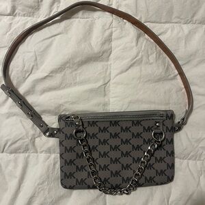 MK MICHAEL KORS Fanny Pack Belt Bag Grey Multi MK Logo Silver Chain CLASSIC